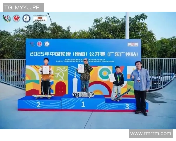 广州滑板队在世界滑板锦标赛中以79分稳居积分榜首位
